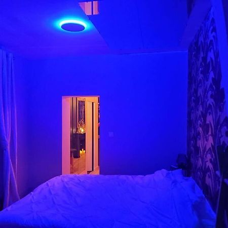 Love Room « L'Etreinte Doree » Illiers-Combray Exterior photo